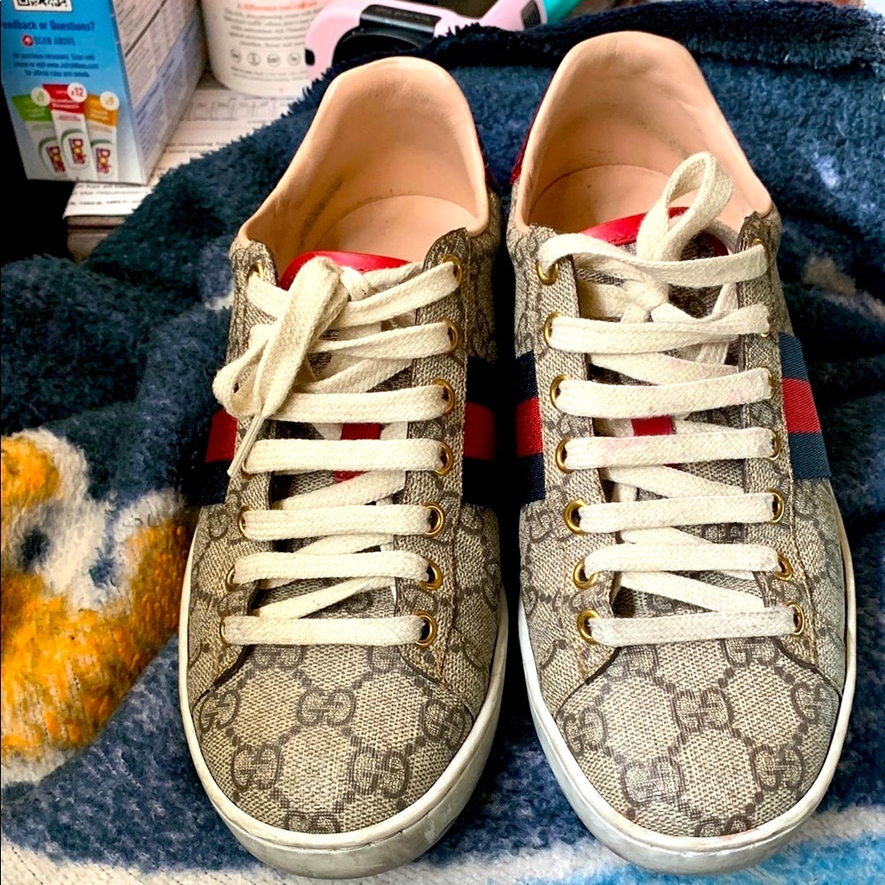 Gucci Cream and Blue & Red Sneakers with Iconic GG Logo - Picture 3 of 4